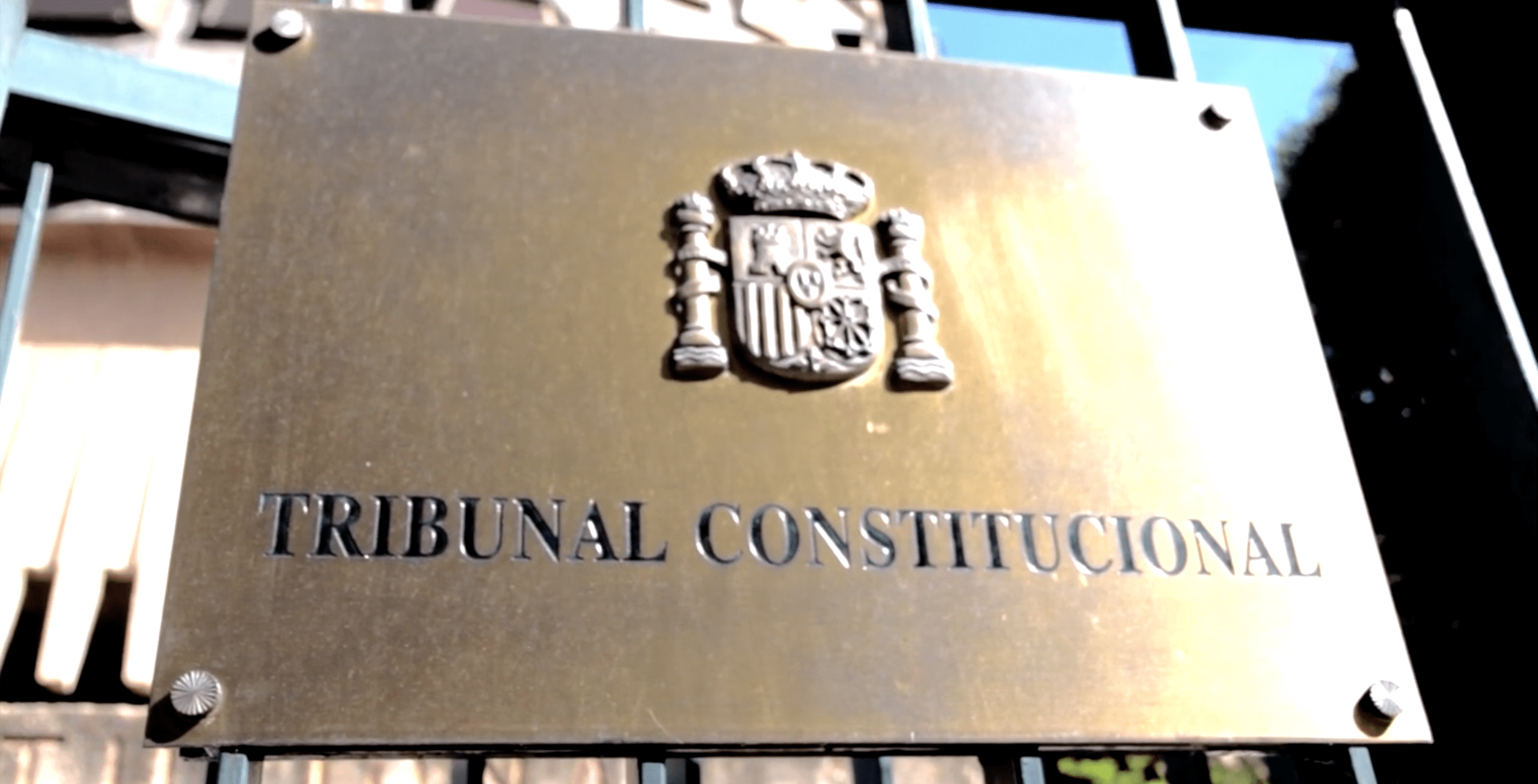 Pandemia, Constitución y estados excepcionales